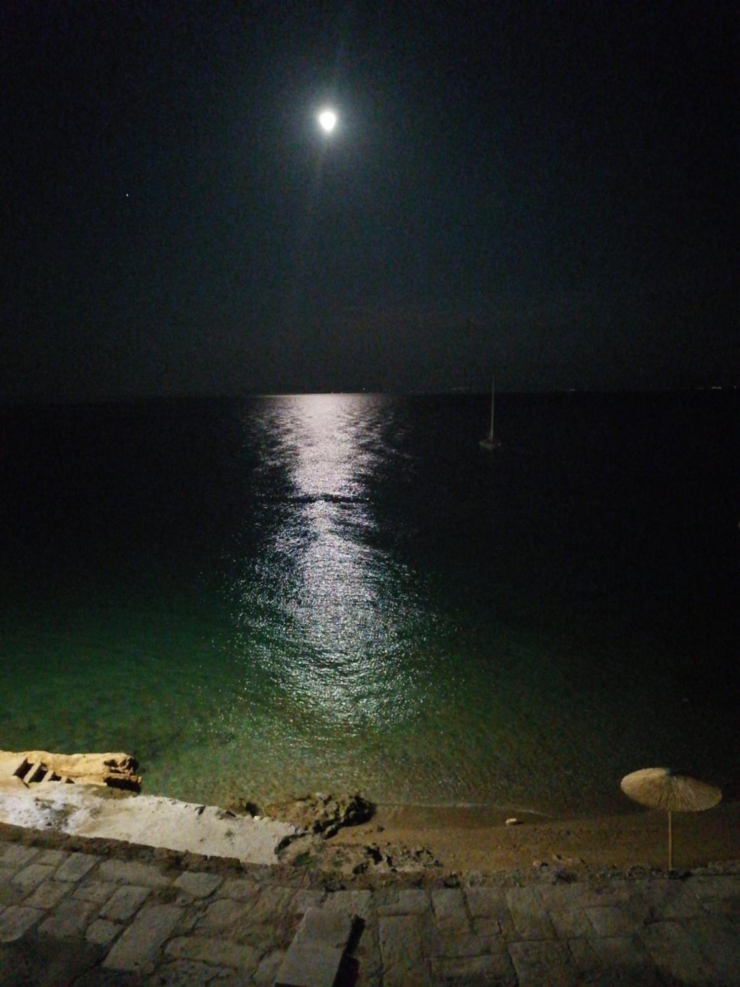 Calypso Beach Hotel Loutrá Edipsoú Eksteriør bilde